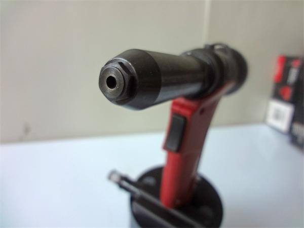 氣動(dòng)鉚槍細(xì)節(jié)圖四 氣動(dòng)鉚槍細(xì)節(jié)圖四