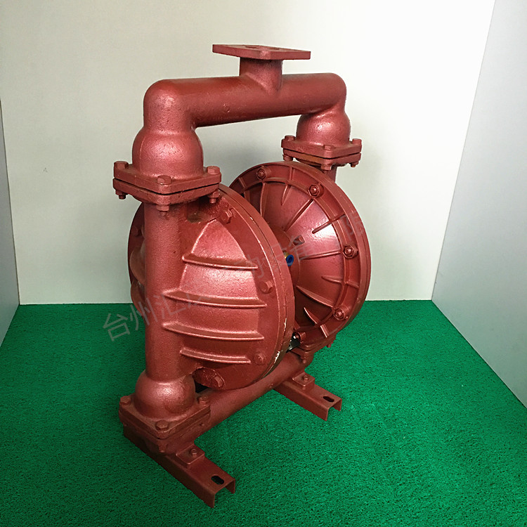 氣動隔膜泵側(cè)面圖 氣動隔膜泵側(cè)面圖