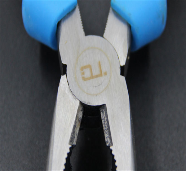 尖嘴鉗產(chǎn)品圖 尖嘴鉗產(chǎn)品圖