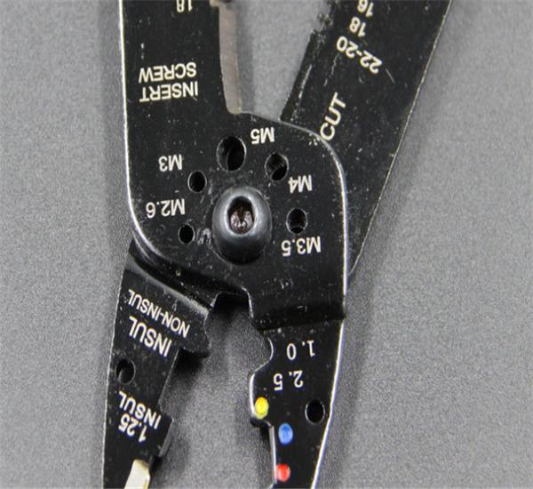 鋼絲鉗產(chǎn)品圖 鋼絲鉗產(chǎn)品圖