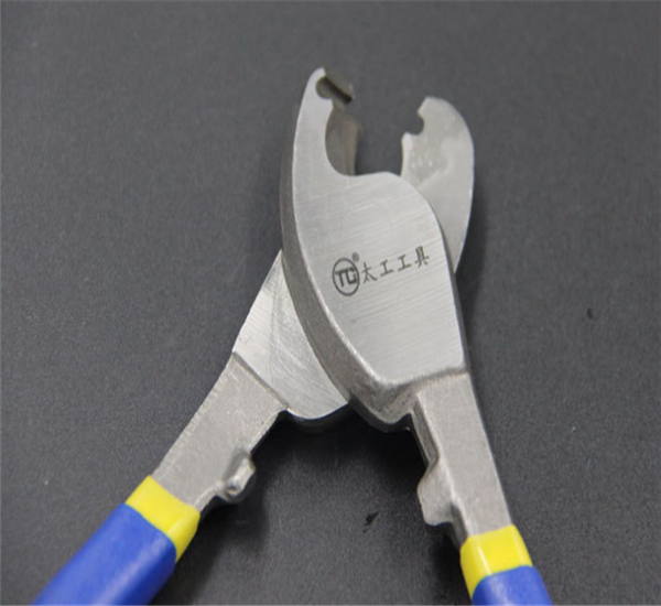 尖嘴鉗產(chǎn)品圖 尖嘴鉗產(chǎn)品圖